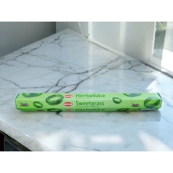 HEM Sweetgrass Premium 20 Incense Sticks Relaxation Meditation Spiritual - Picture 1 of 8